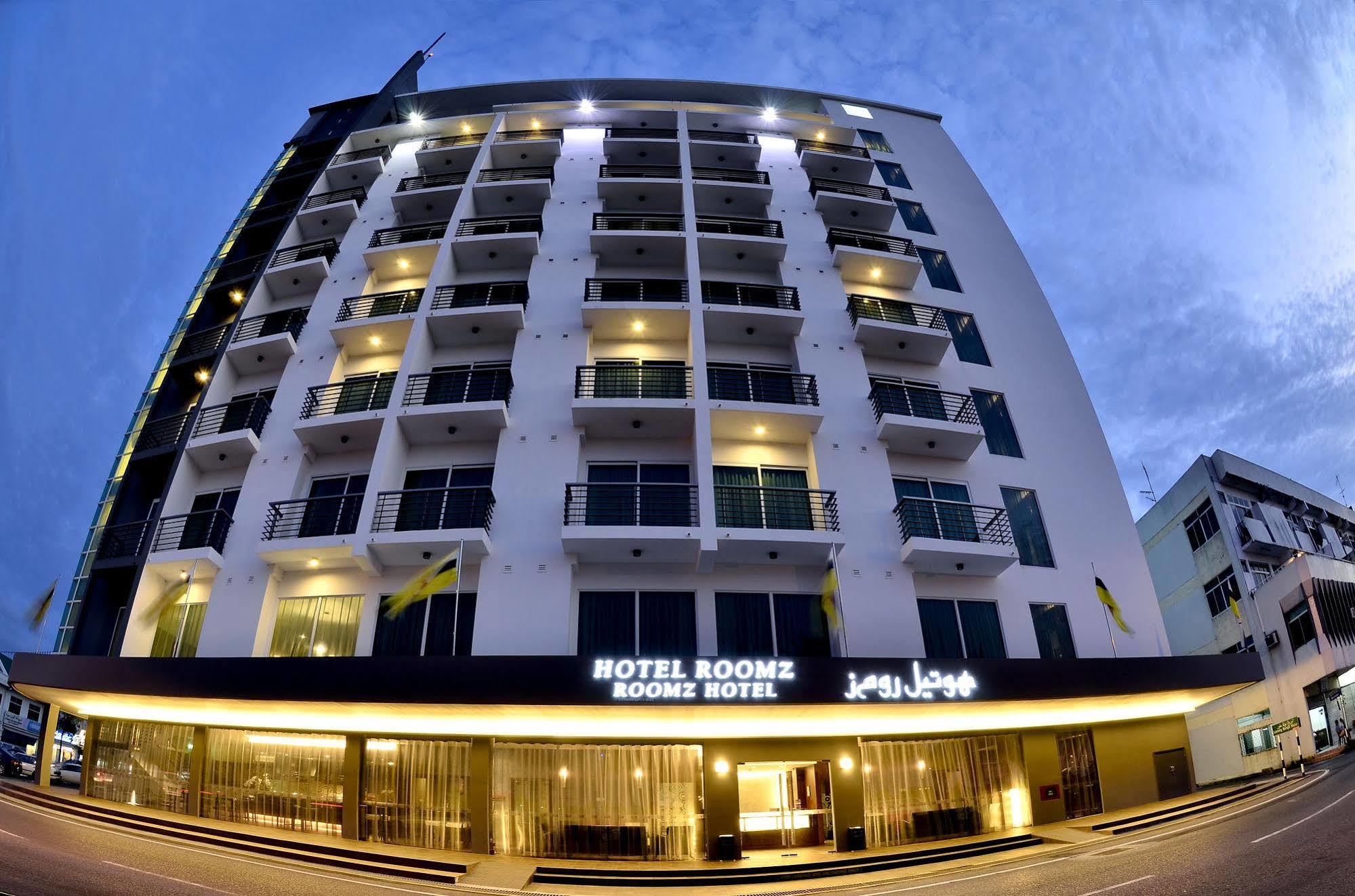 Roomz Hotel Seria Buitenkant foto